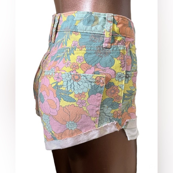 Nwt Floral Denim Shorts - Picture 4 of 8